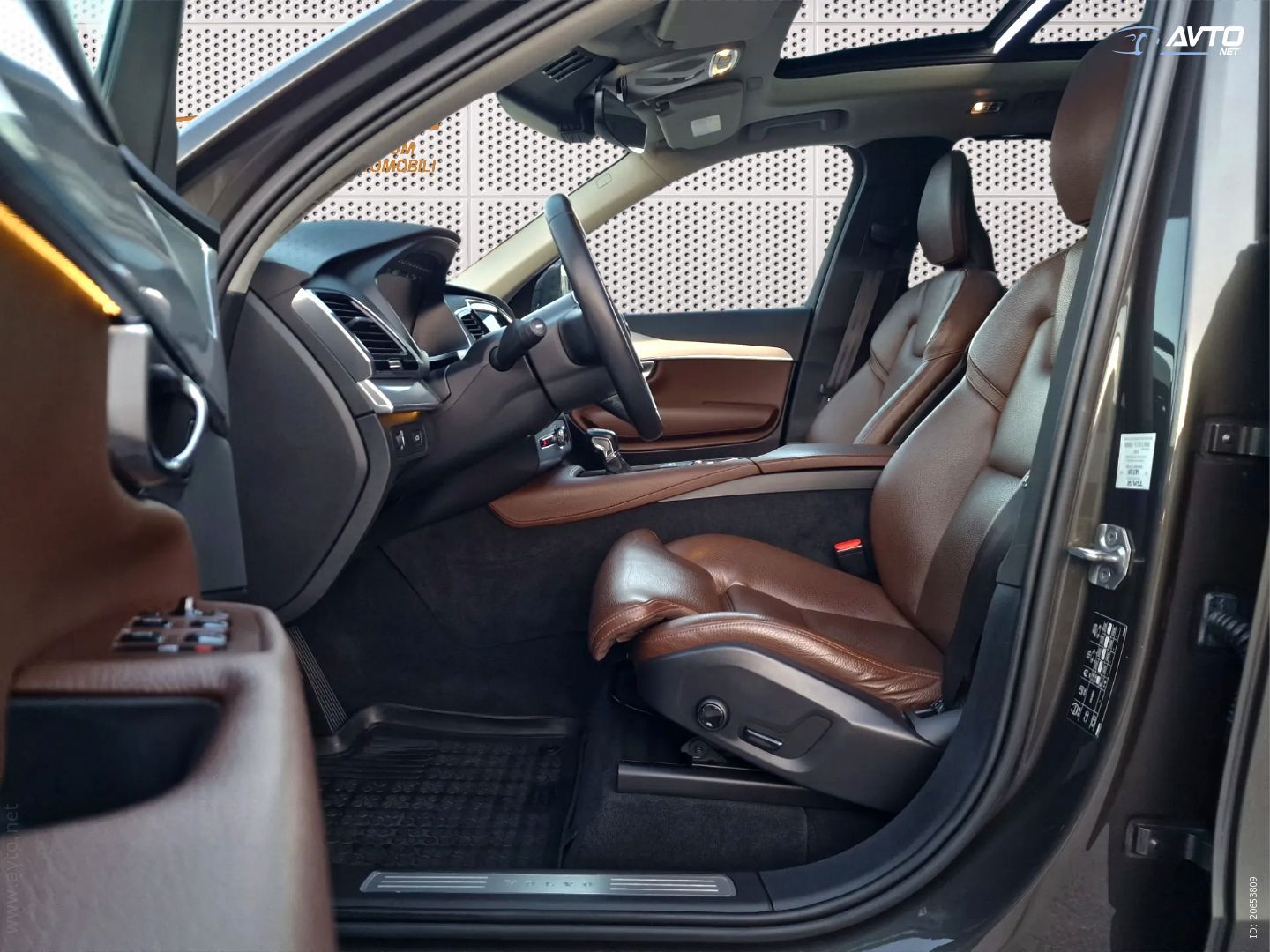 Volvo XC90 D5 AWD A Momentum + Pano. + HUD + Oncall + Alu 20 + Keyless