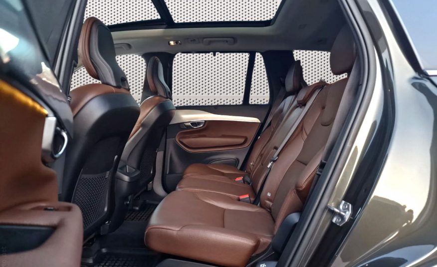 Volvo XC90 D5 AWD A Momentum + Pano. + HUD + Oncall + Alu 20 + Keyless