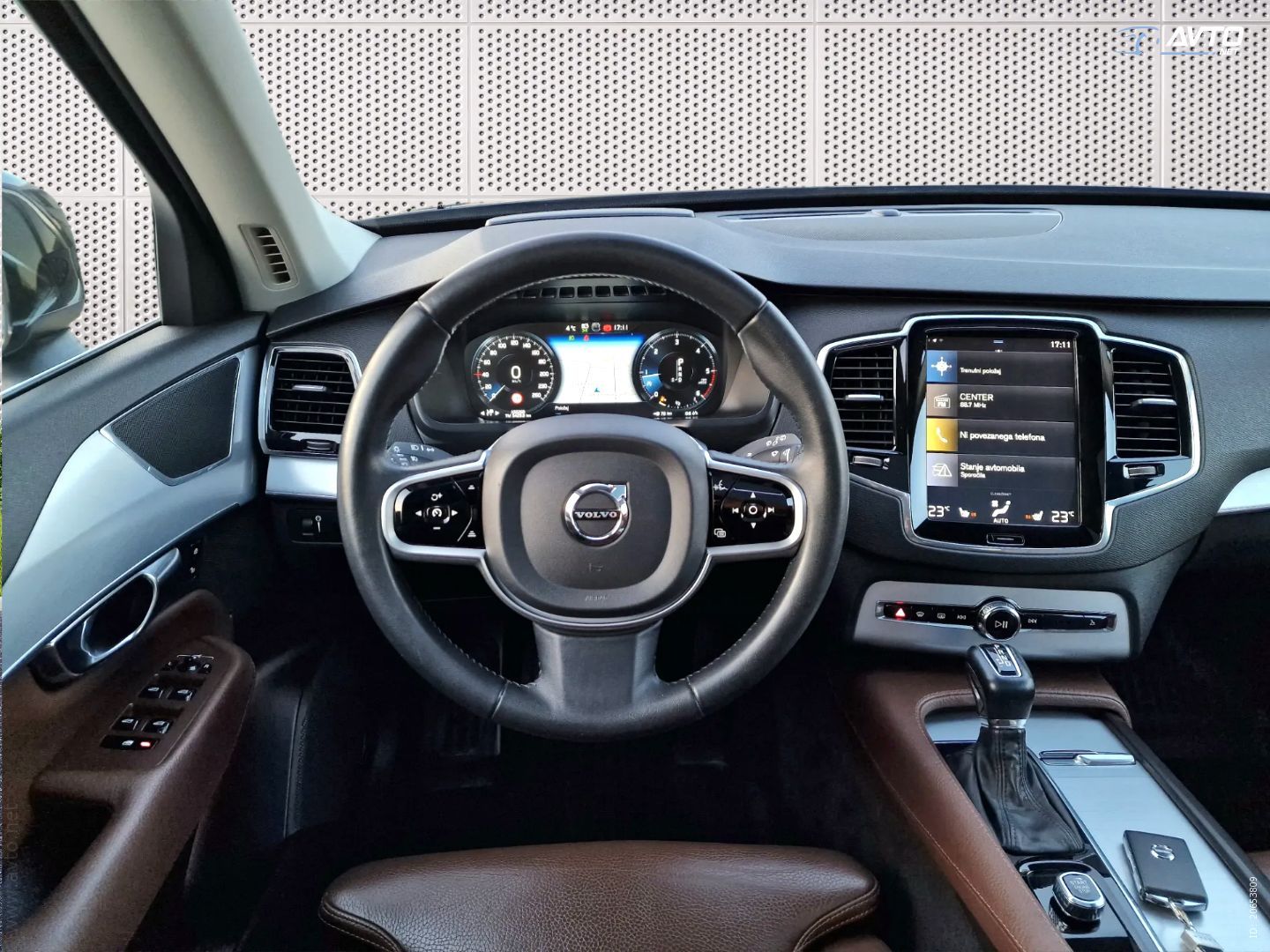 Volvo XC90 D5 AWD A Momentum + Pano. + HUD + Oncall + Alu 20 + Keyless