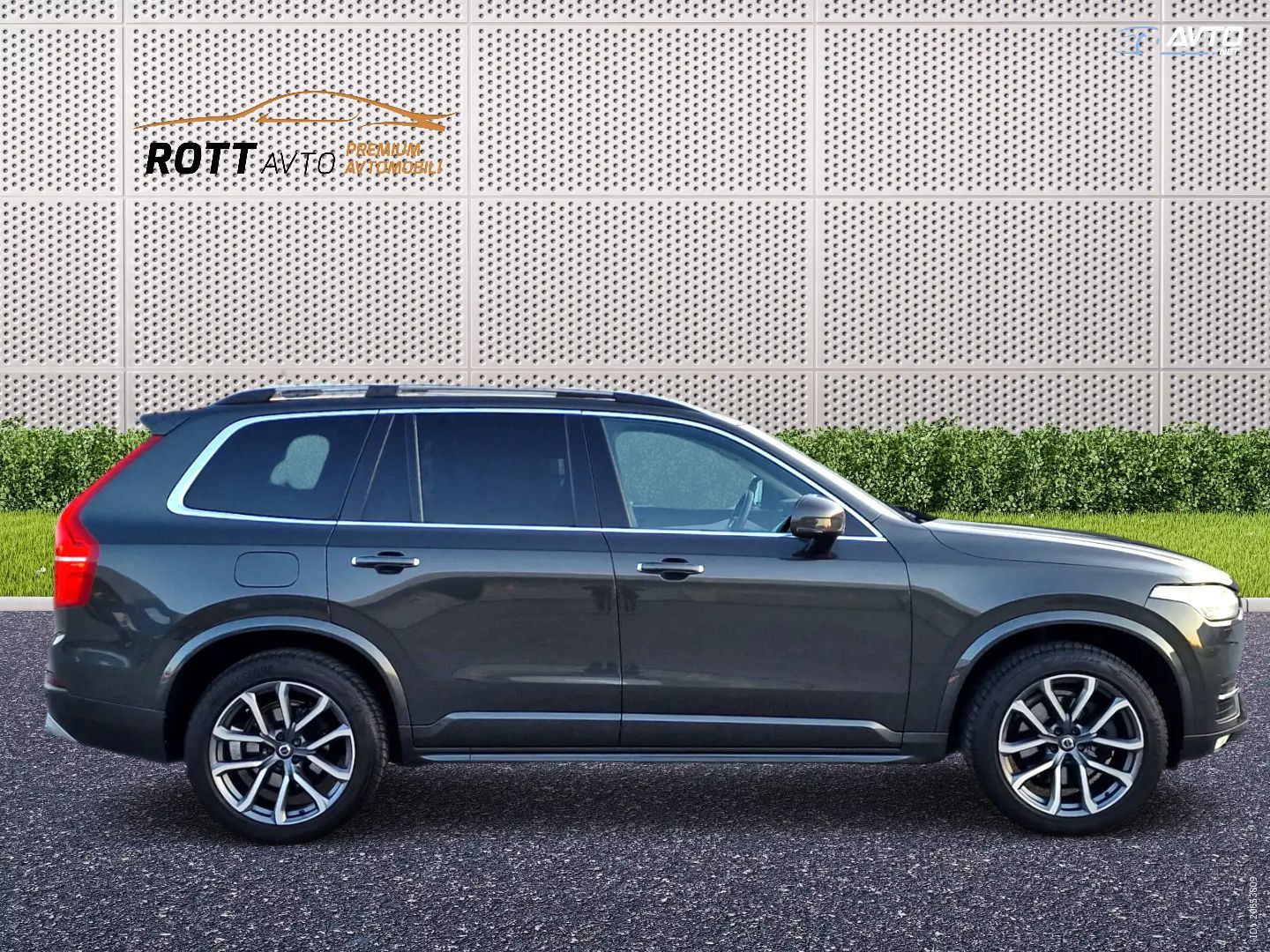 Volvo XC90 D5 AWD A Momentum + Pano. + HUD + Oncall + Alu 20 + Keyless