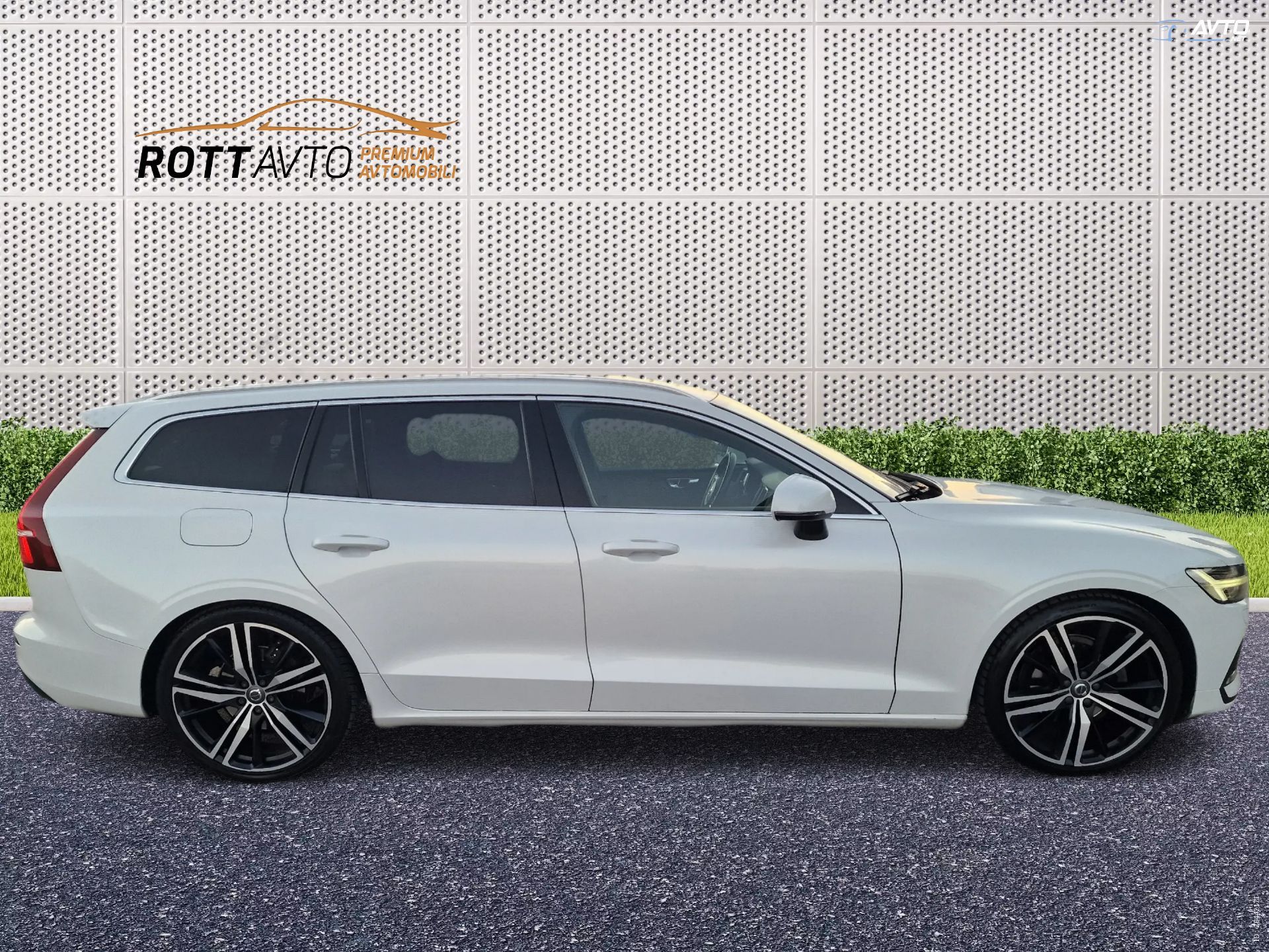 Volvo V60 D4 Avt. Inscription+Alu 20+Pano+Full LED+Harman