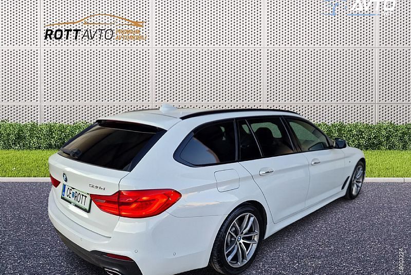 BMW serija 5 Touring: 520d Drive Avt. M Sport