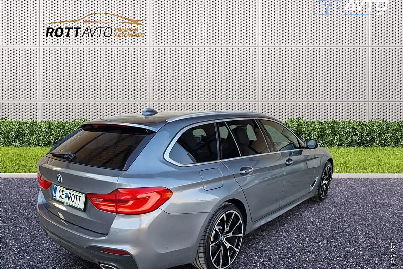BMW serija 5 Touring: 520d Avt. M Sport paket + 1 LETNO JAMSTVO