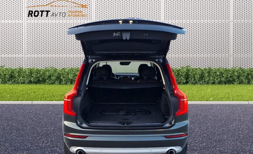 Volvo XC90 D5 AWD A Momentum + Pano. + HUD + Oncall + Alu 20 + Keyless