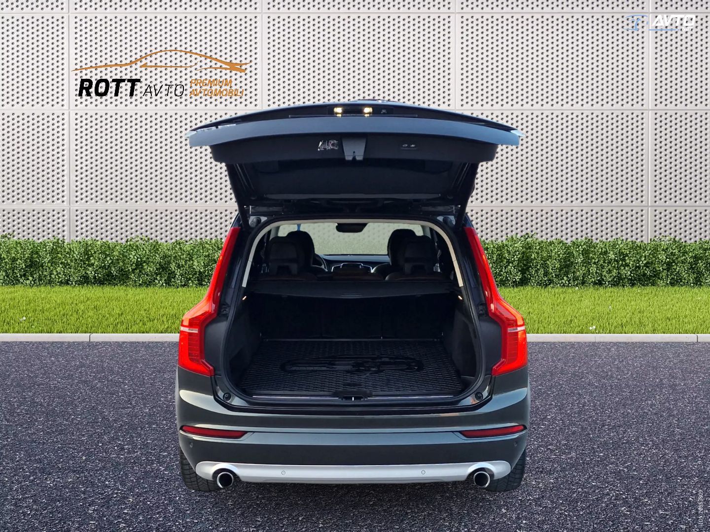 Volvo XC90 D5 AWD A Momentum + Pano. + HUD + Oncall + Alu 20 + Keyless