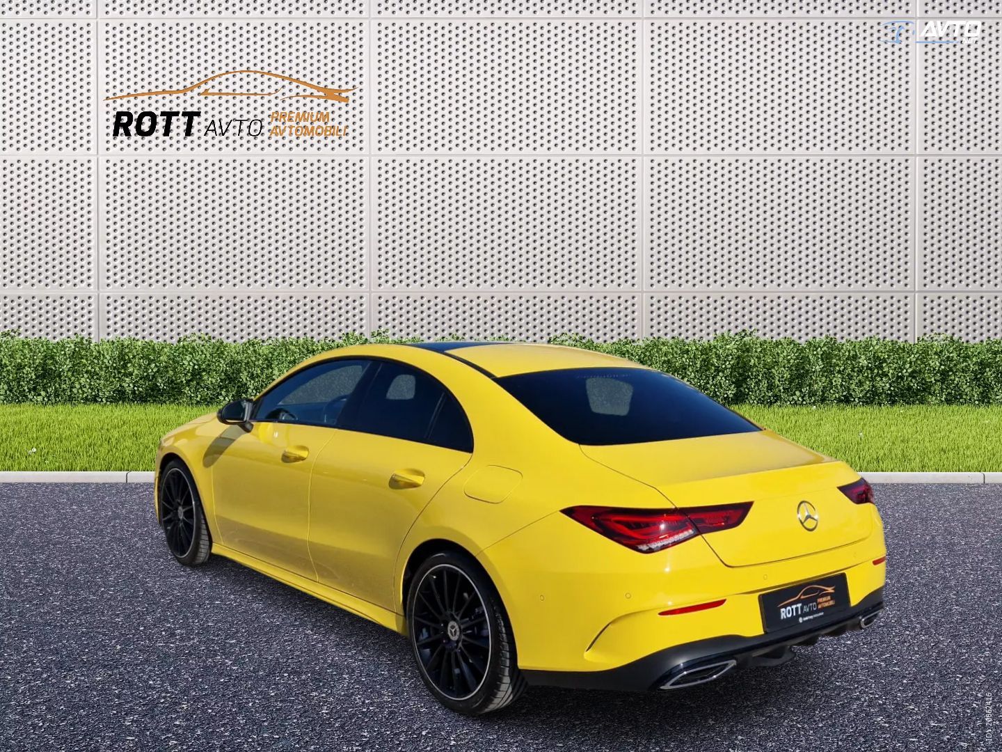 Mercedes-Benz CLA-Razred 180 AMG Line + Pano + DAB + LED + Alu19 + Kamera + Lane Assist