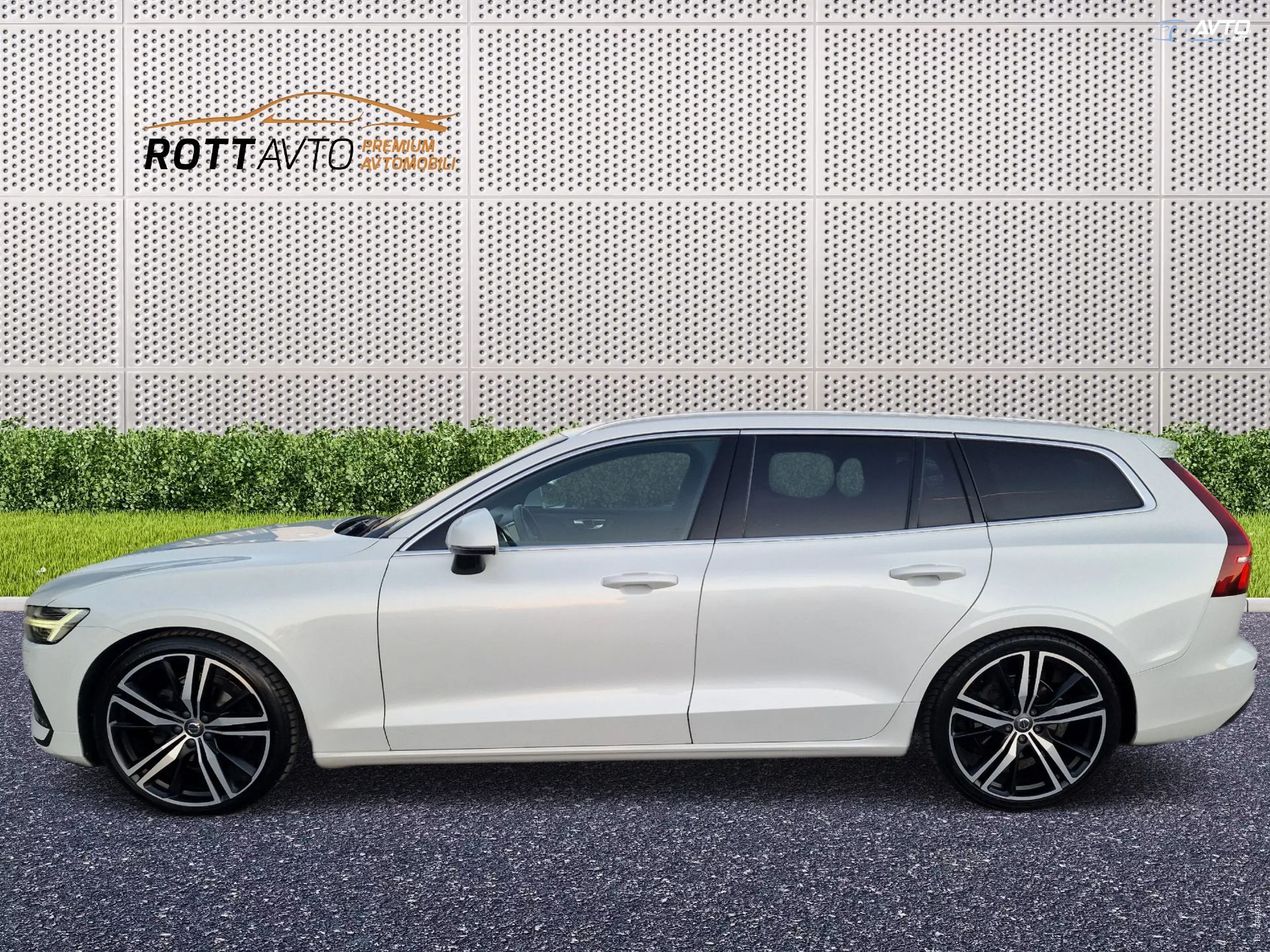 Volvo V60 D4 Avt. Inscription+Alu 20+Pano+Full LED+Harman