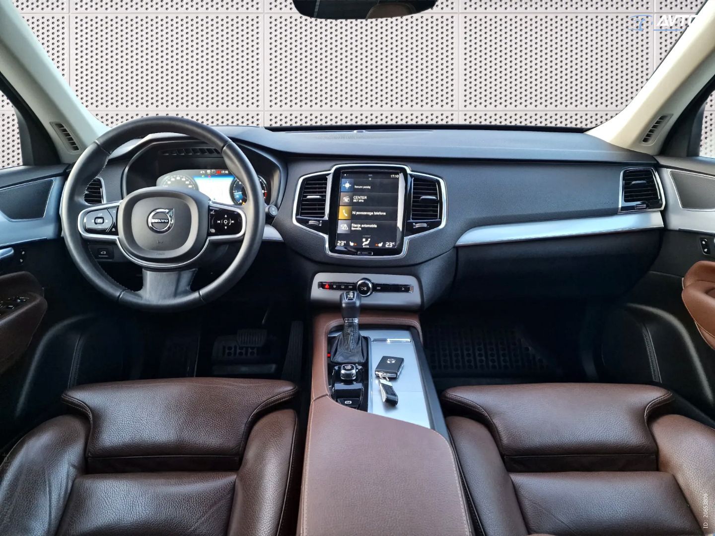 Volvo XC90 D5 AWD A Momentum + Pano. + HUD + Oncall + Alu 20 + Keyless