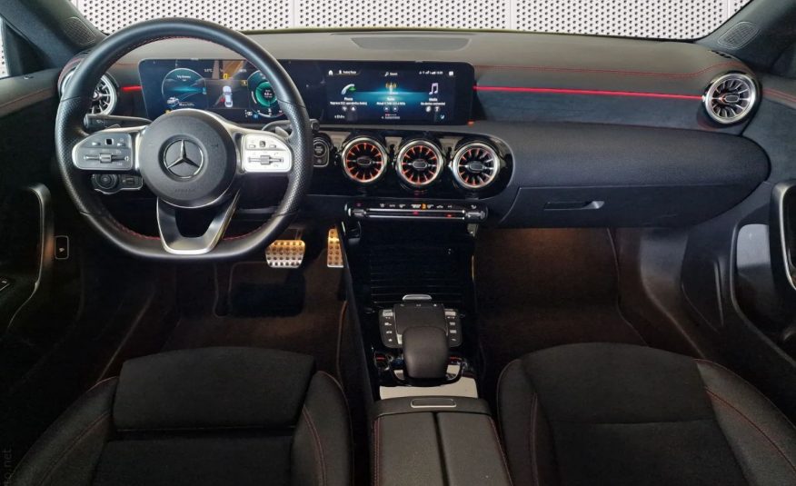 Mercedes-Benz CLA-Razred 180 AMG Line + Pano + DAB + LED + Alu19 + Kamera + Lane Assist